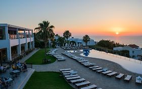 Theo Sunset Bay Hotel